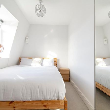 شقة Modern 1 Bed Flat 2 Mins Walk From Restaurants Bars Clubs & Beach! Wow! بورنماوث المظهر الخارجي الصورة