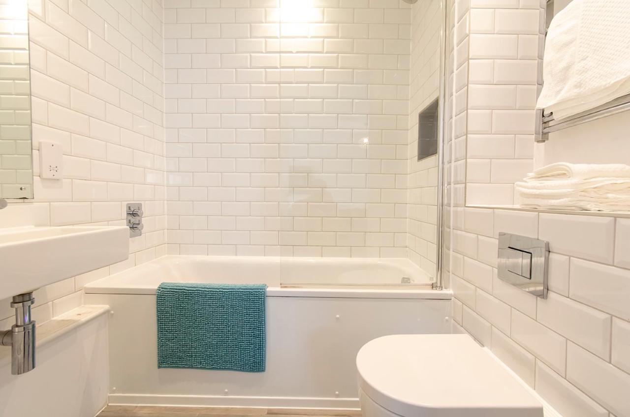 شقة Modern 1 Bed Flat 2 Mins Walk From Restaurants Bars Clubs & Beach! Wow! بورنماوث المظهر الخارجي الصورة