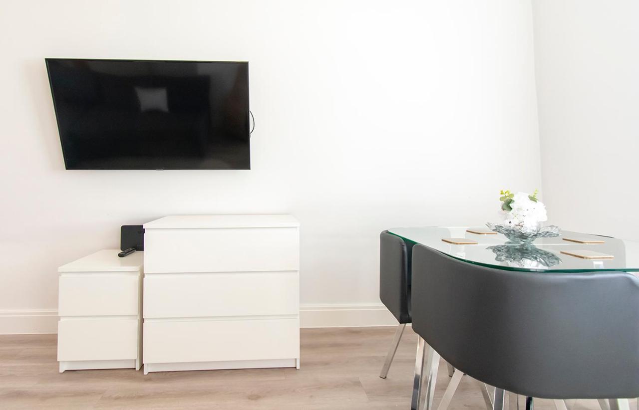 شقة Modern 1 Bed Flat 2 Mins Walk From Restaurants Bars Clubs & Beach! Wow! بورنماوث المظهر الخارجي الصورة
